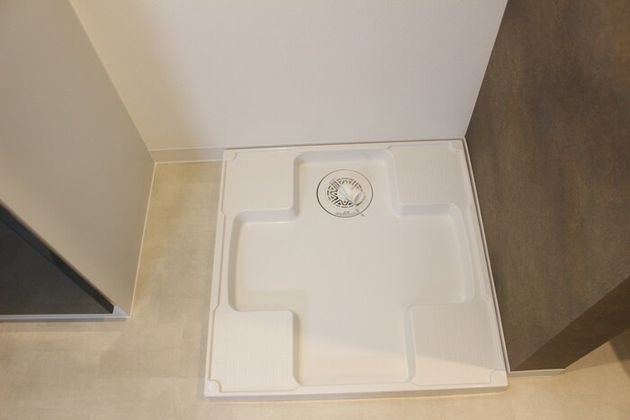 物件内観写真14　(洗濯機置場)