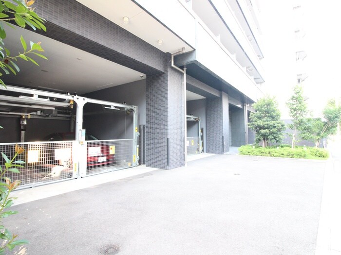 物件外観写真5　(駐車場)