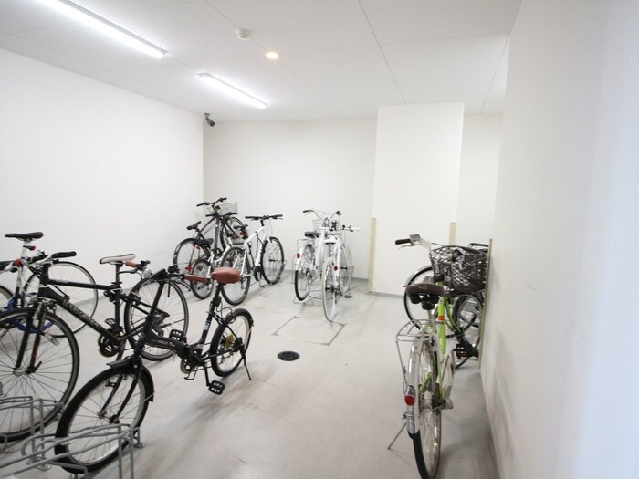 物件外観写真5　(駐輪場)