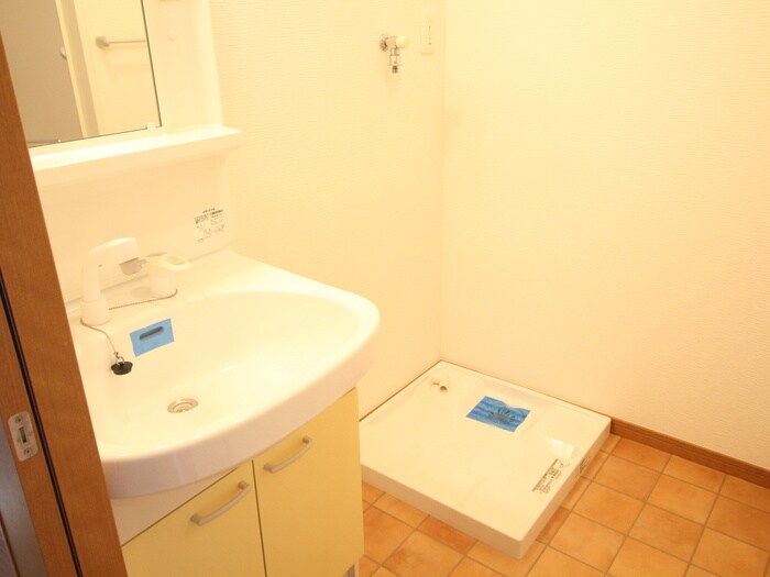 物件内観写真13　(洗濯機置場)