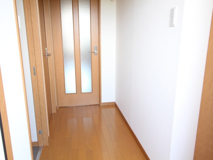 物件内観写真16　(玄関)