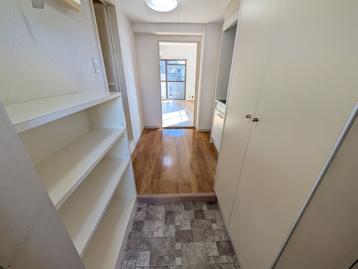 物件内観写真19　(玄関)