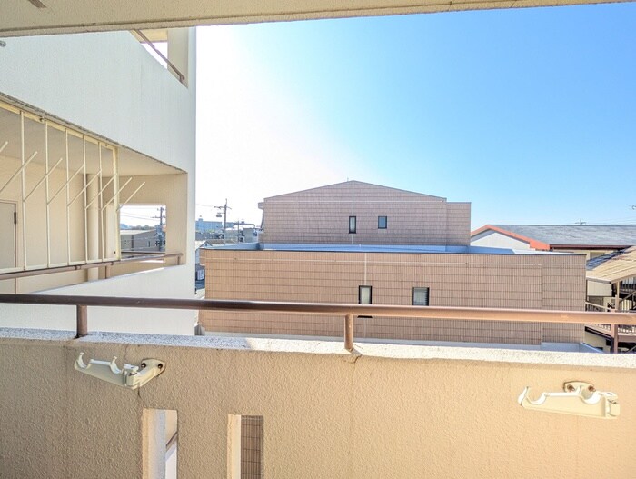 物件内観写真21　(室内からの展望)