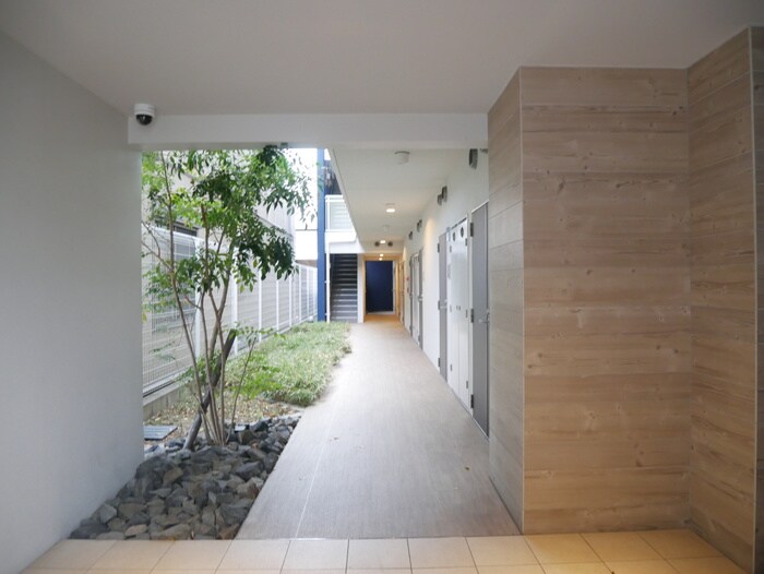 物件外観写真4　(エントランス部分)