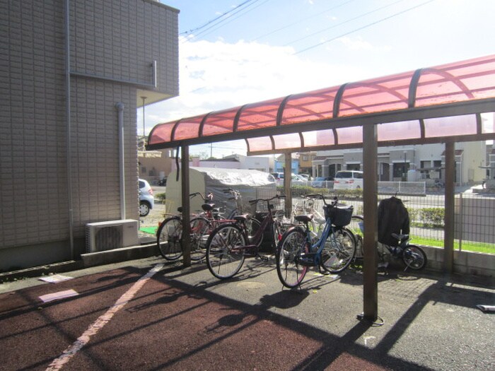 物件外観写真3　(駐輪場)