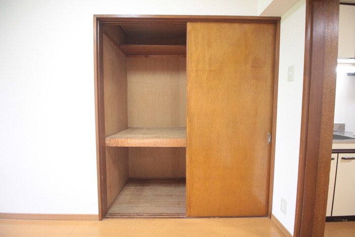 物件内観写真12　(収納)