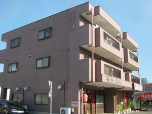 ｸﾞﾗﾝﾄﾞﾋﾙｽﾞ供米田３番館外観写真