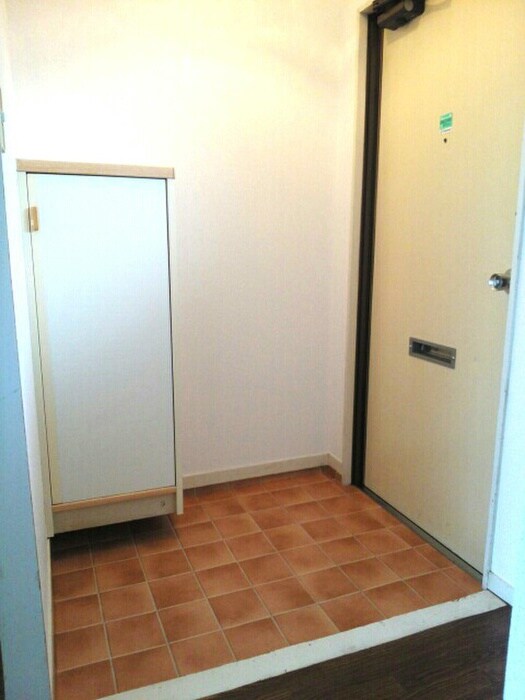 物件内観写真8　(玄関)