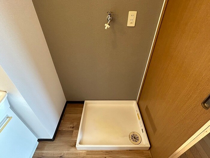 物件内観写真14　(洗濯機置場)