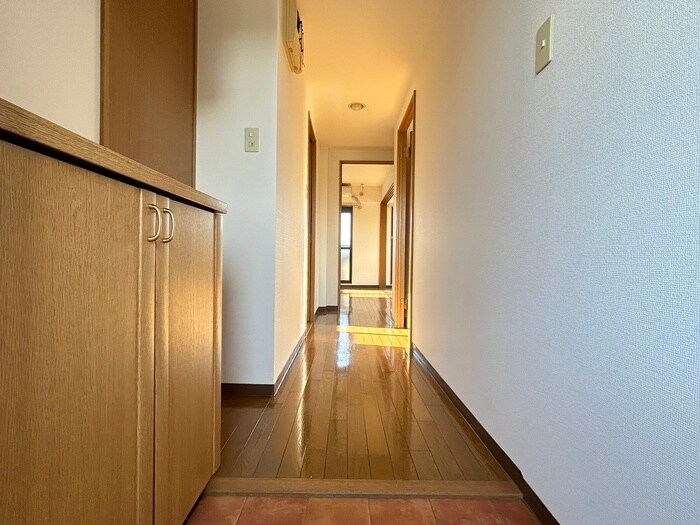 物件内観写真17　(玄関)