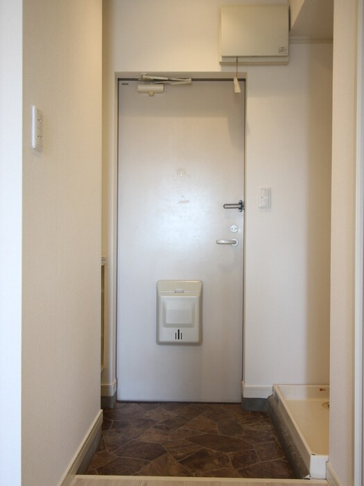 物件内観写真14　(玄関)