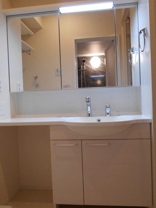 物件内観写真12　(洗面)