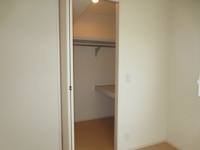 物件内観写真15　(収納)