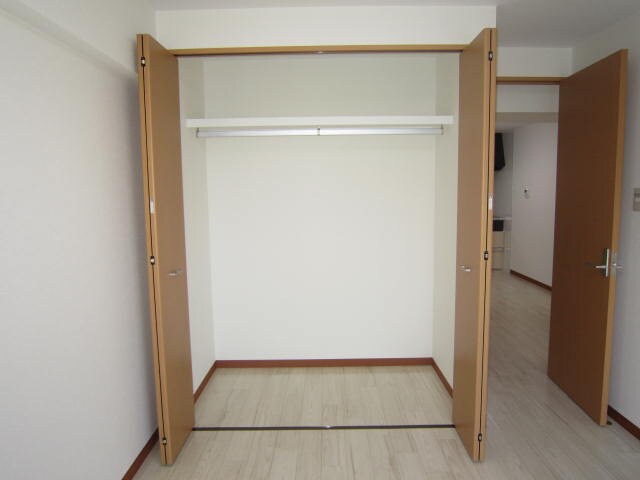物件内観写真10　(収納)