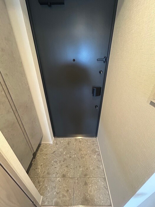 物件内観写真4　(玄関)