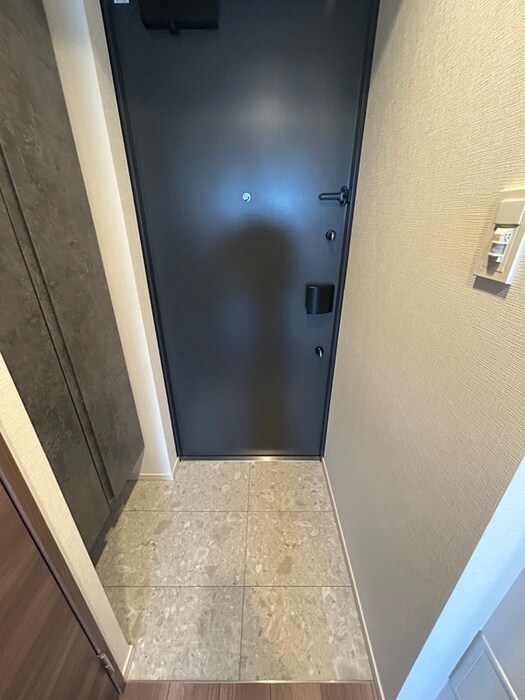 物件内観写真10　(玄関)