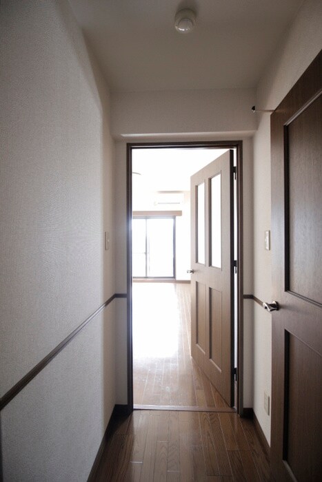 物件内観写真9　(廊下)