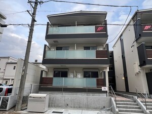 EAST原外観写真