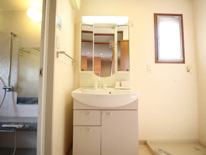 物件内観写真11　(洗面)