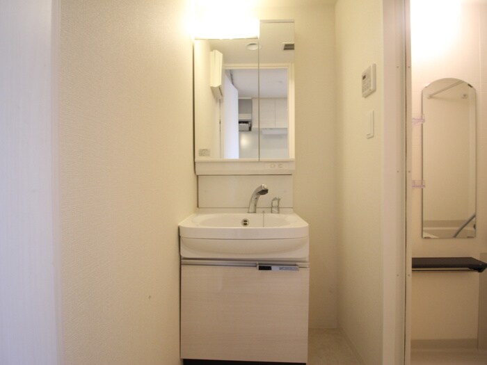 物件内観写真11　(洗面)