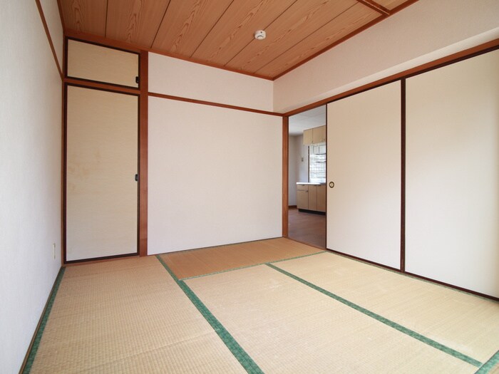 物件内観写真8　(居室)