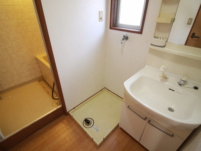 物件内観写真14　(洗濯機置場)