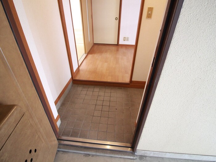 物件内観写真17　(玄関)