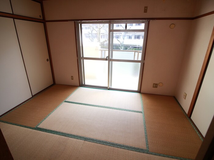 物件内観写真18　(居室)