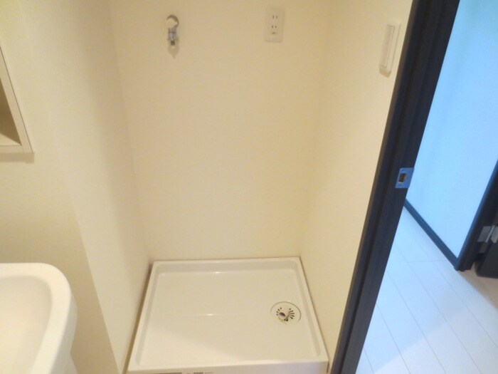 物件内観写真12　(洗濯機置場)