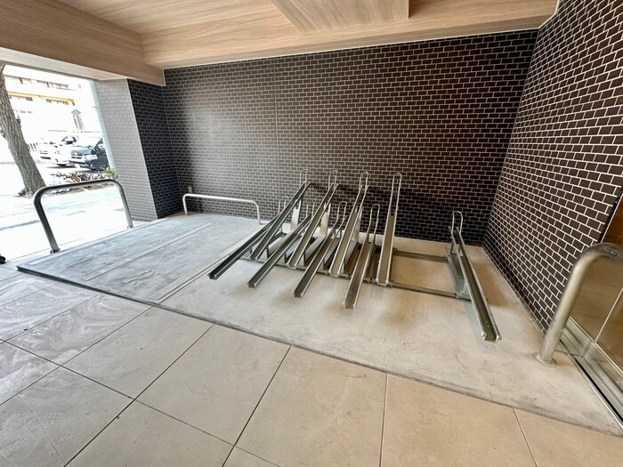 物件外観写真5　(駐輪場)