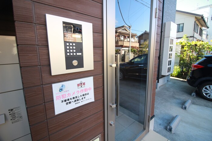 物件外観写真4　(エントランス部分)