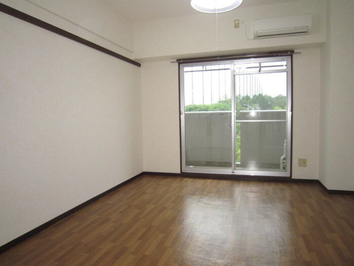 物件内観写真4　(居室)