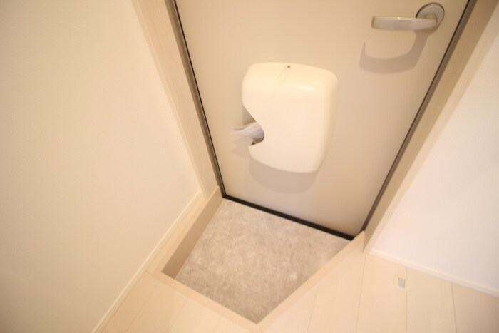 物件内観写真16　(玄関)