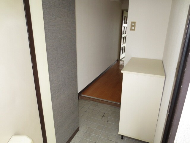 物件内観写真13　(玄関)