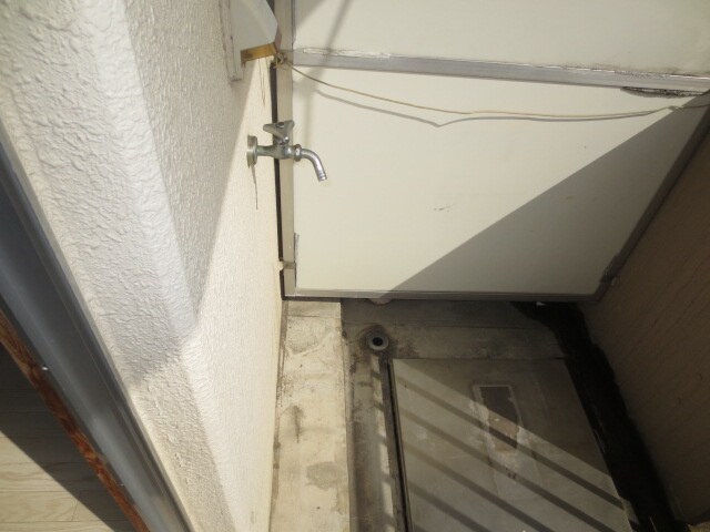 物件内観写真15　(洗濯機置場)