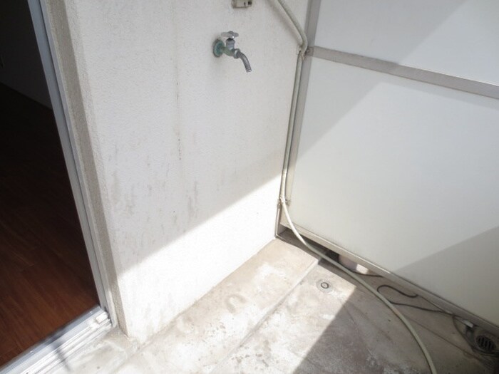 物件内観写真16　(洗濯機置場)