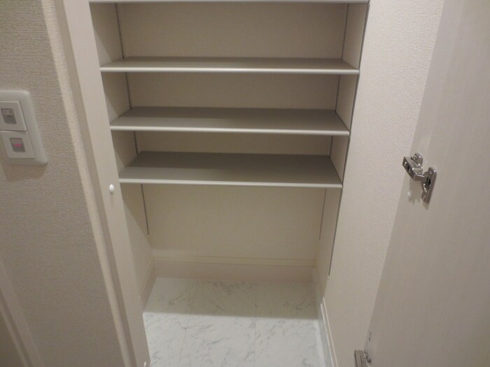 物件内観写真7　(靴箱)