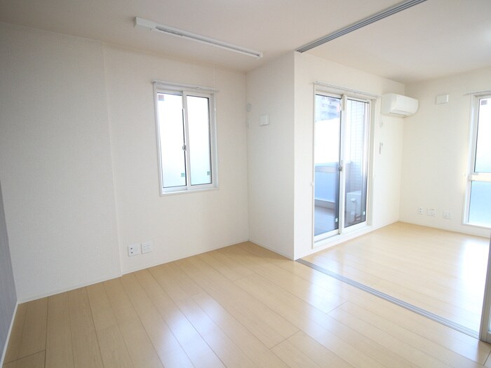 物件内観写真10　(居室)