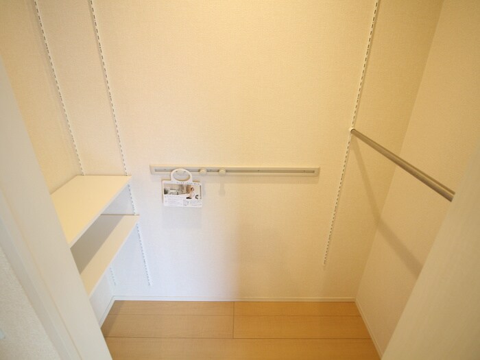 物件内観写真16　(収納)