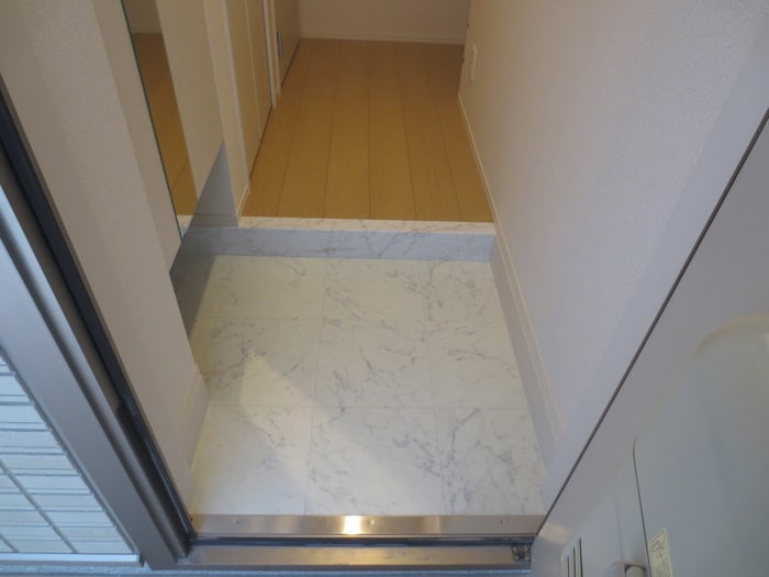 物件内観写真17　(玄関)