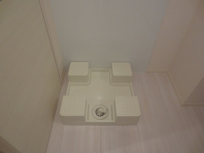 物件内観写真18　(洗濯機置場)