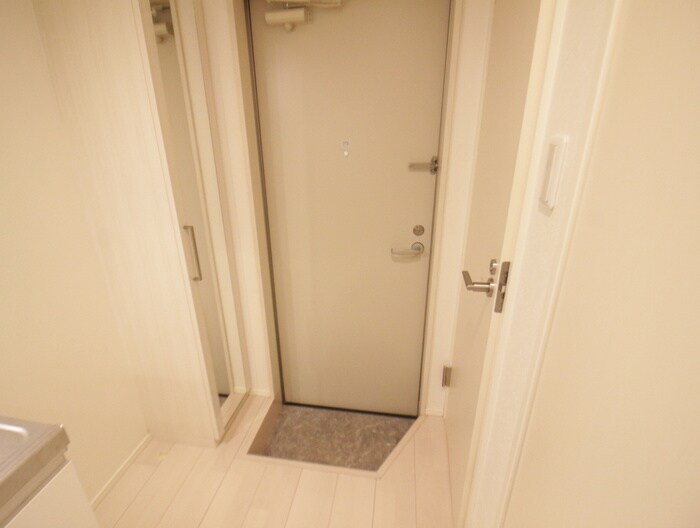 物件内観写真16　(玄関)