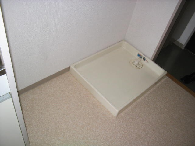 物件内観写真16　(洗濯機置場)