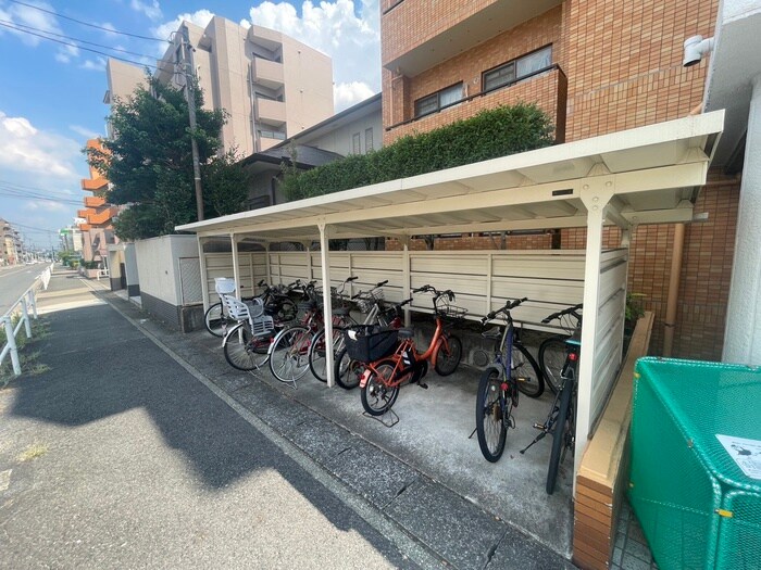 物件外観写真4　(駐輪場)