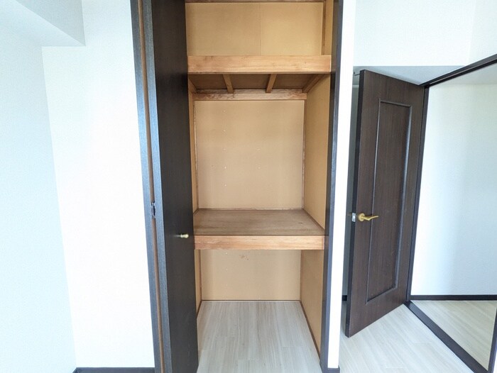 物件内観写真12　(収納)