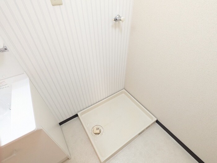 物件内観写真17　(洗濯機置場)