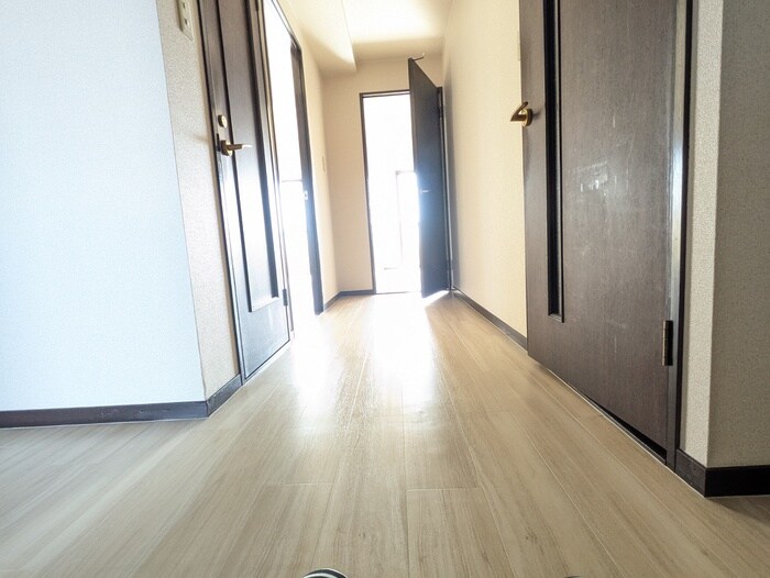 物件内観写真18　(廊下)