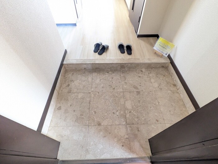 物件内観写真19　(玄関)