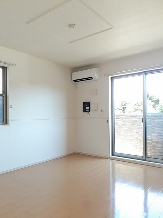 物件内観写真4　(居室)