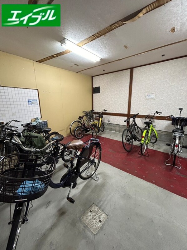 駐輪場
